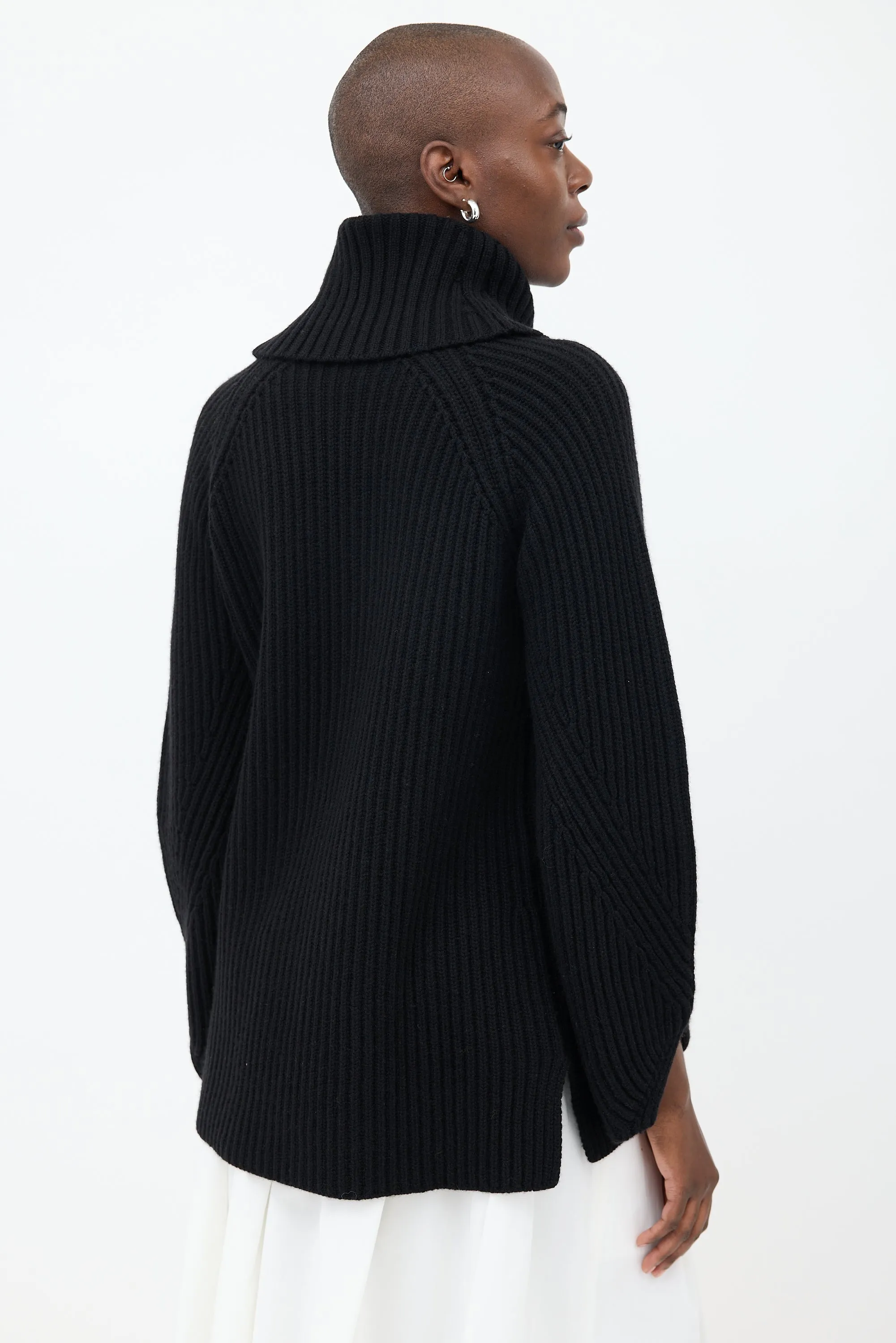 Black Cashmere Nimbus Turtleneck Sweater