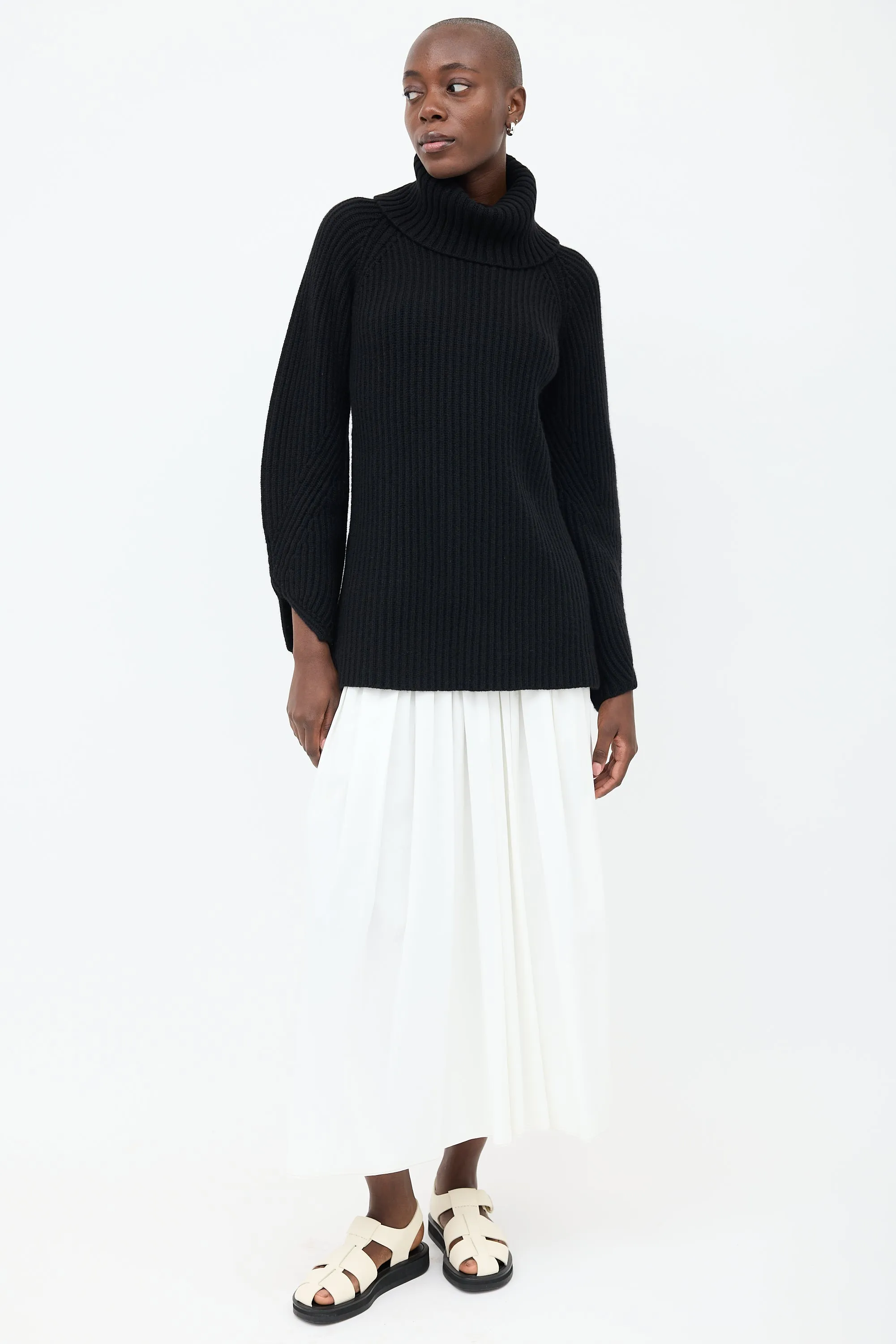 Black Cashmere Nimbus Turtleneck Sweater